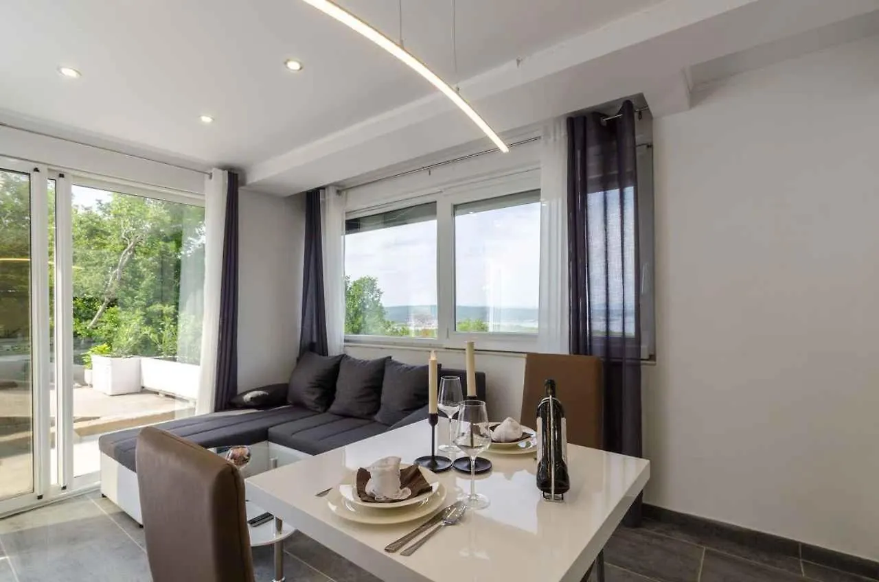 Holiday Home In Crikvenica 39464 0*,